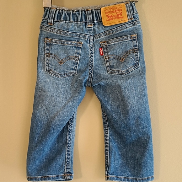 Levi's medium wash distressed denim jeans - Picture 2 of 10